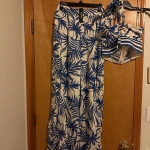 White and blue 2-piece set